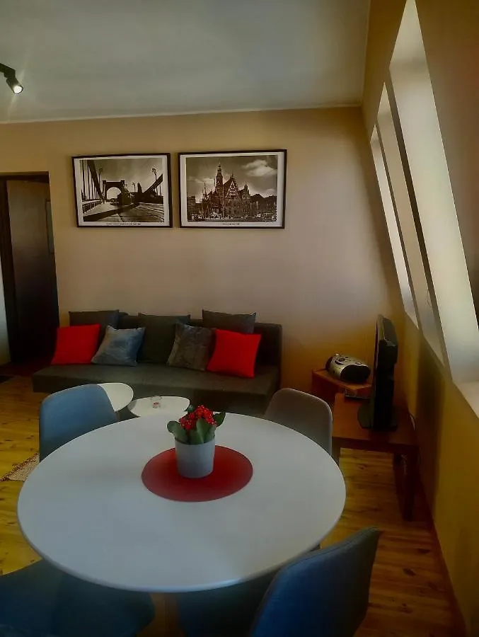 „Kredka I Olowek” Apartment 弗罗茨瓦夫